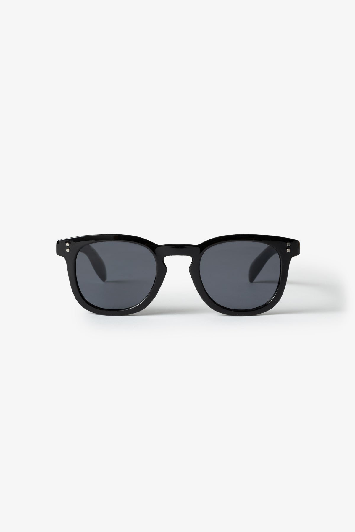 Sunglasses with o on the side online